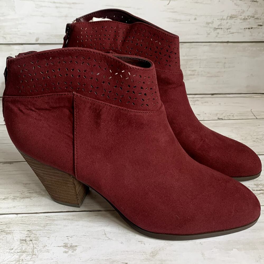 NWT Violet & Red Jackson Laser Cut‎ Topline Booties in Burgundy Red